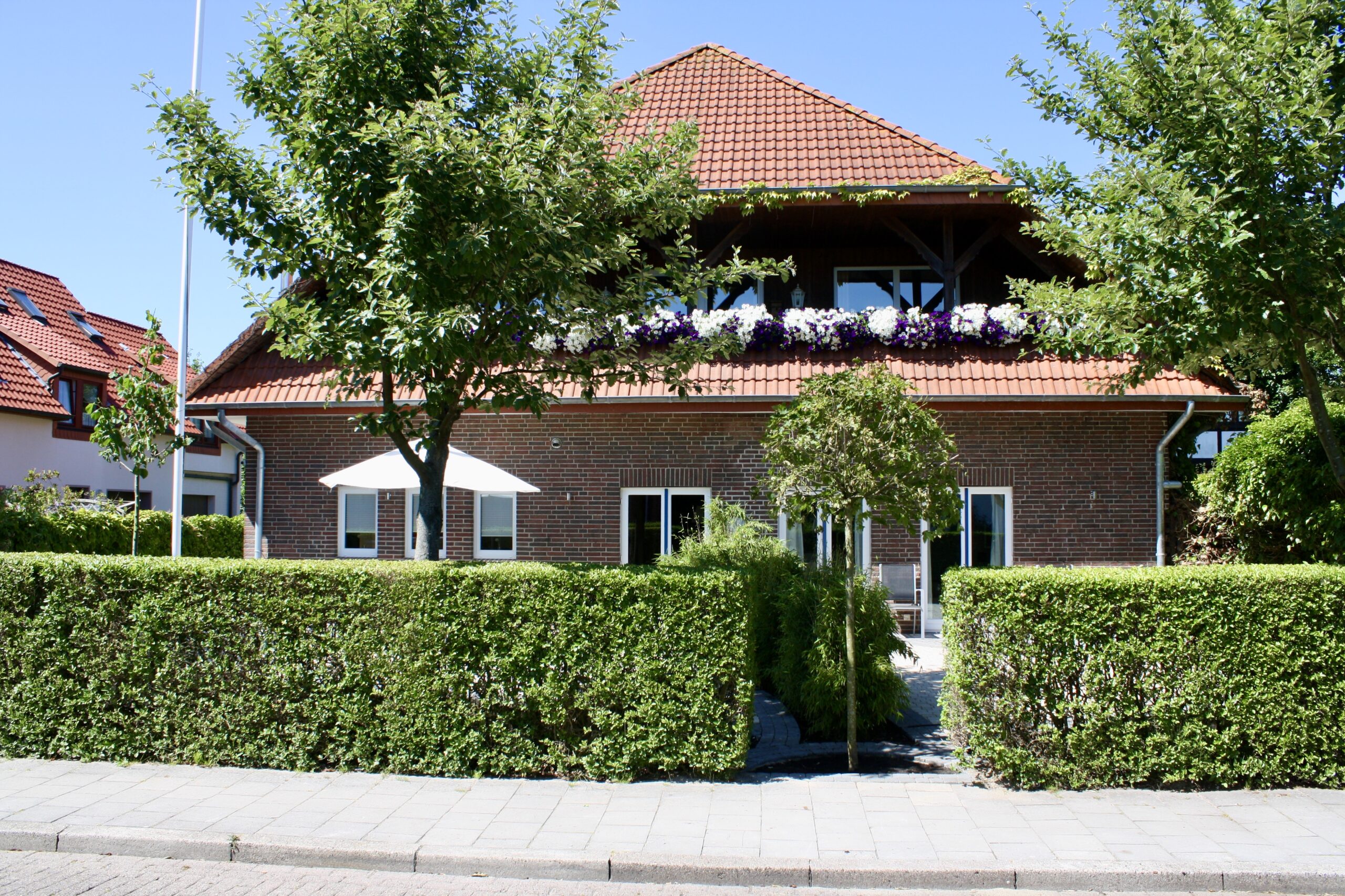 Hochwertige Erdgeschosswohnung mit großzügiger Terrasse in ruhiger Lage