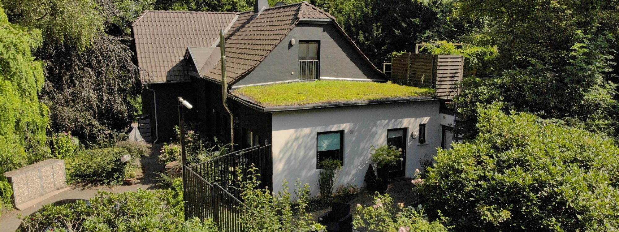 Historisches Zweifamilienhaus mit Modernem Wohnkomfort und Großem Garten