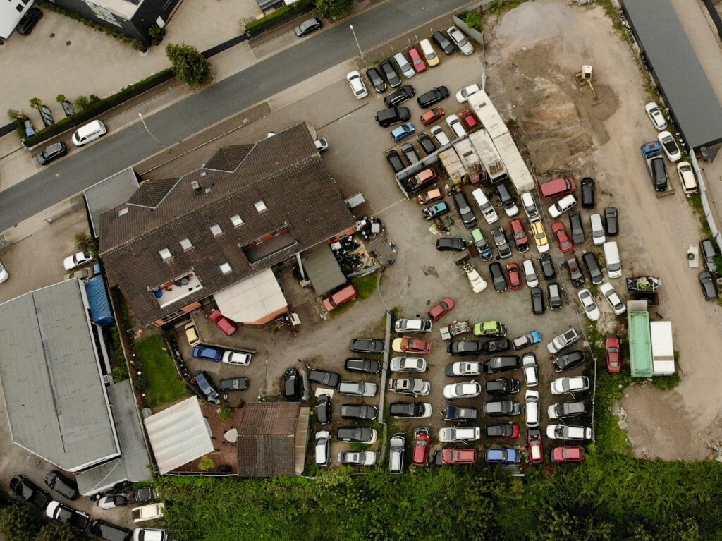 Vielseitiges Wohn- und Gewerbeobjekt mit großem Grundstück in verkehrsgünstiger Lage